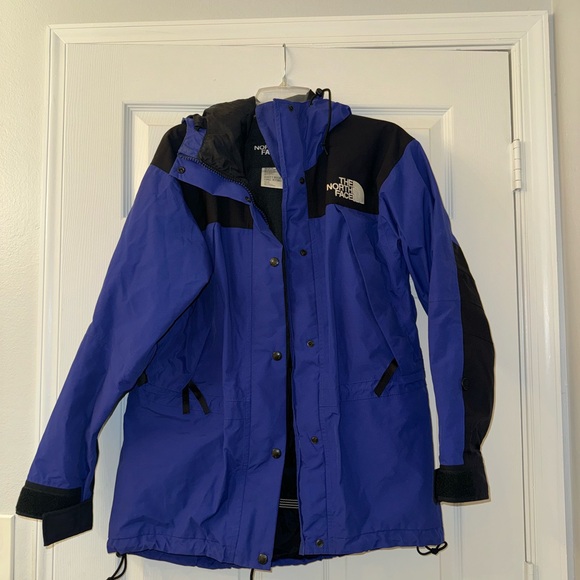 Vintage The North Face Mountain Jacket! - Picture 2 of 8